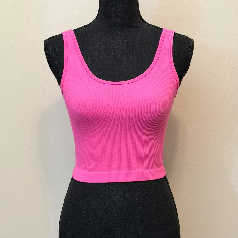 NEW OQQ Women M Ribbed Crop Tank Top Hot Pink Seamless Athletic Camisole Gym 564